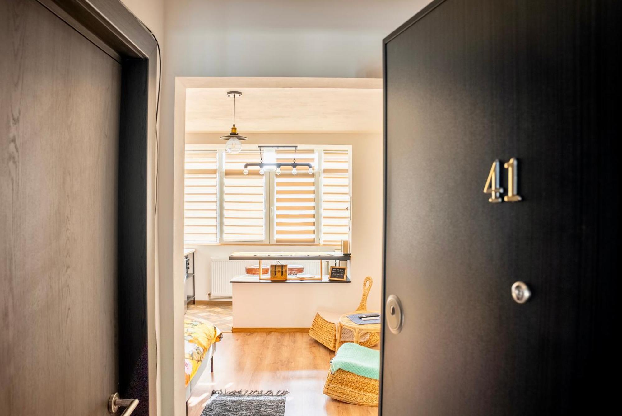 2 Vis-A-Vis Studio - Gara De Nord บูคาเรสต์ ภายนอก รูปภาพ